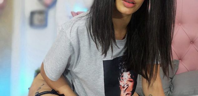 Model - Sophia Arellano bff