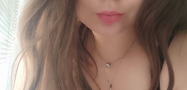 Model - Katya masturbation