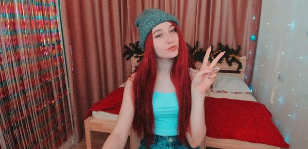 Model - MissLilyy red