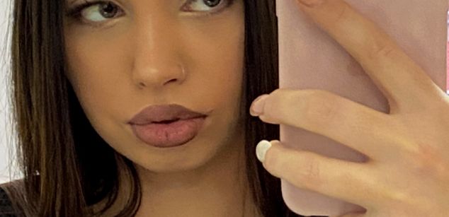 Model - Jessica bigass