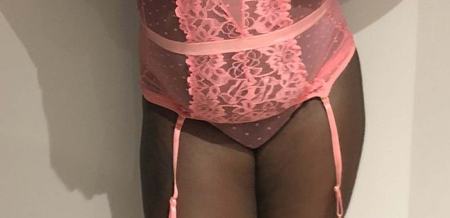 Model - Machelle Monroe aka Empress Machelle Housewife