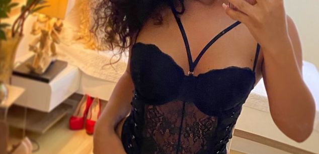 Model - Evie Rose dance