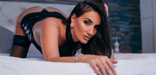 Model - AnnaKarev bigboobs