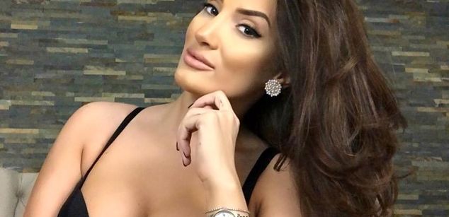 Model - AnnaKarev bigboobs