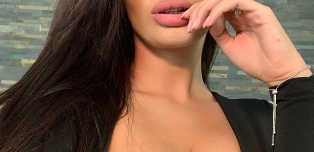 Model - AnnaKarev bigboobs