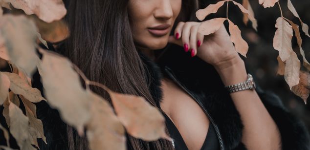 Model - AnnaKarev bigboobs