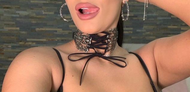 Model - AnnaKarev bigboobs