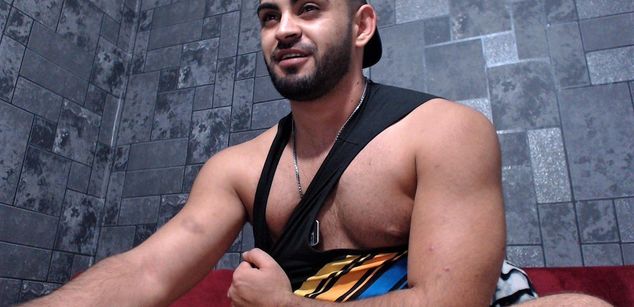 Model - dannybadboyme13 cumshow