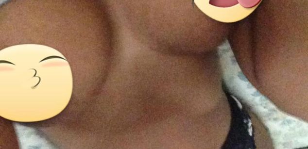 Model - MonicaHot Hot