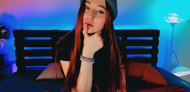 Model - MissLilyy red