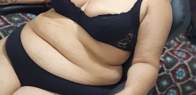 Model - cayena_ feet