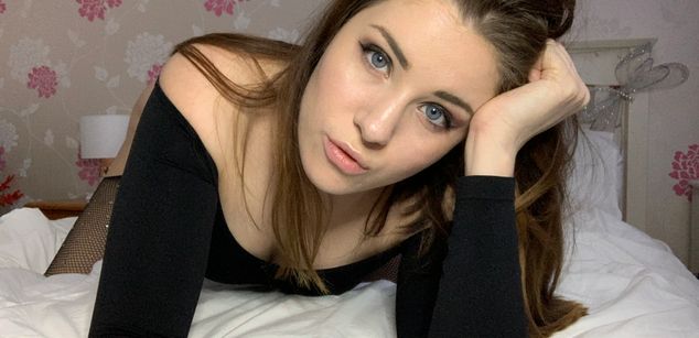 Model - Goddess Larah bdsm