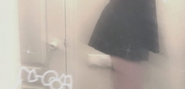 Model - Elsa Jean teeny