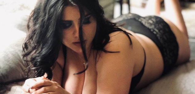 Model - MangoDevil swetty