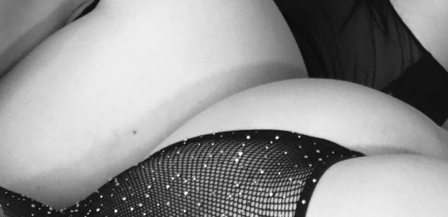 Model - Tina and Lily joi