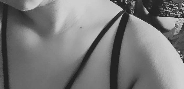 Model - Samantha Smith hitachi