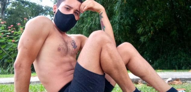 Model - Rafael Vera divertido