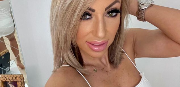 Model - Diana Smith feet