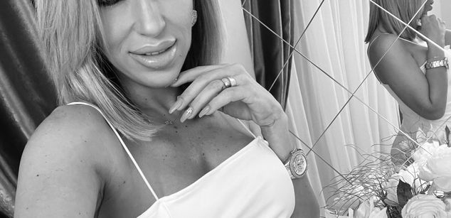 Model - Diana Smith feet