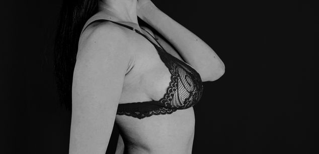 Model - Martina Luxe dildo