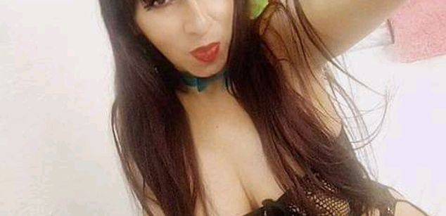 Model - sharloth cum