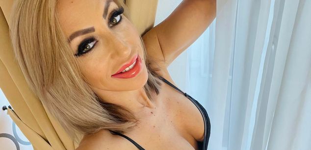 Model - Diana Smith feet