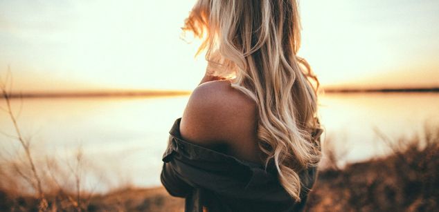 Model - Yulias Blonde