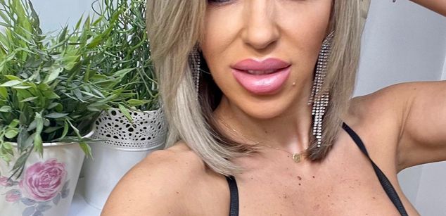 Model - Diana Smith feet