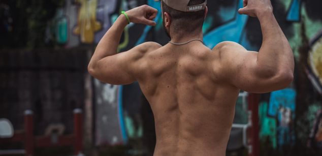 Model - TWOPLAYHOT chicafitness