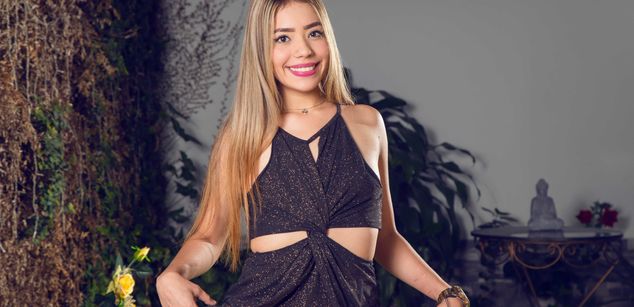 Model - Loren Janhet oil