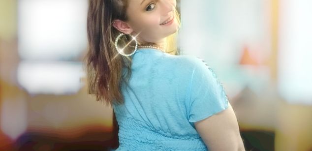 Model - Shannon Smokes milf