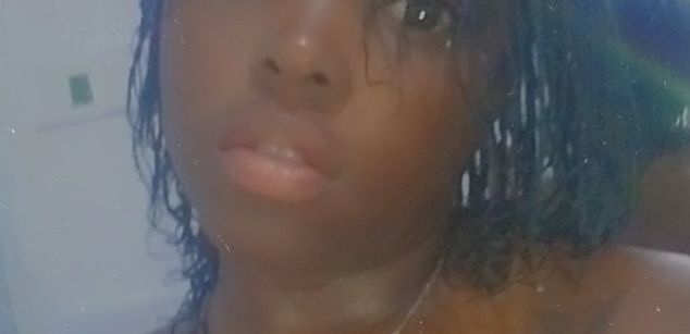 Model - Lexi_Squirts smoking