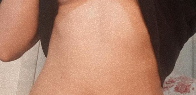 Model - Dafne Love bigfeet