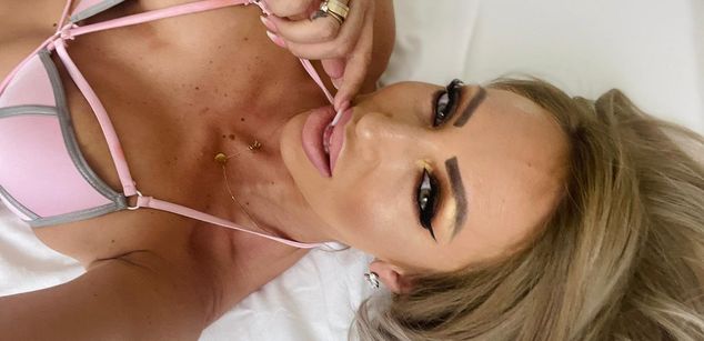 Model - Diana Smith feet