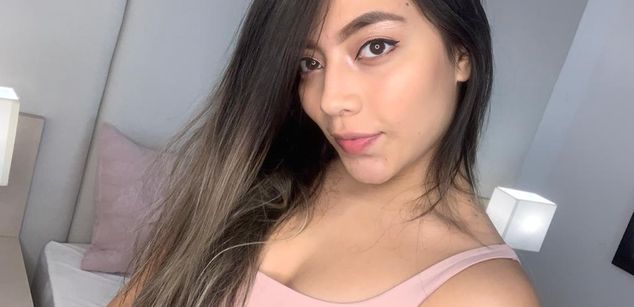 Model - Valeria-Smith smalltits