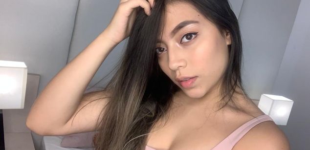 Model - Valeria-Smith smalltits