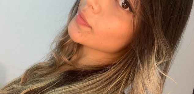 Model - Valeria-Smith smalltits