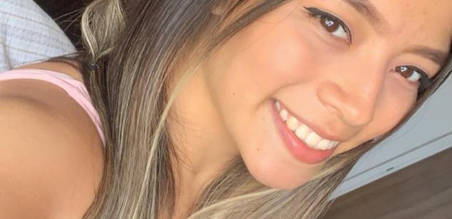 Model - Valeria-Smith smalltits