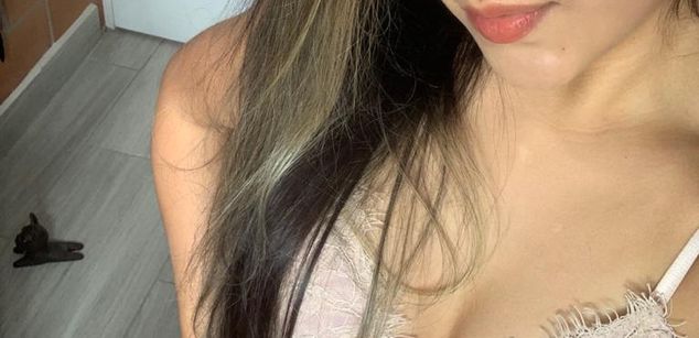 Model - Valeria-Smith smalltits