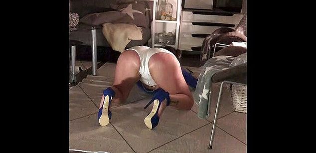 Model - BambiAmbita shaved