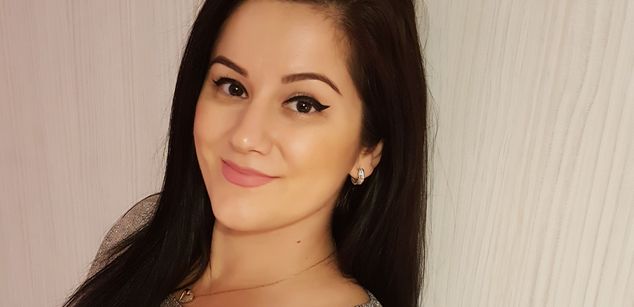 Model - MonaCherie bigass