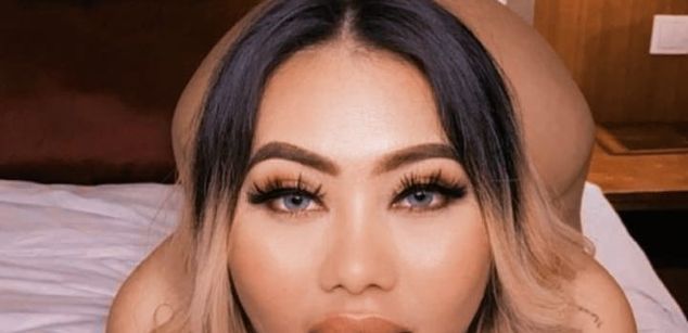 Model - Asian Anal Queen dildo