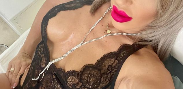 Model - Diana Smith feet