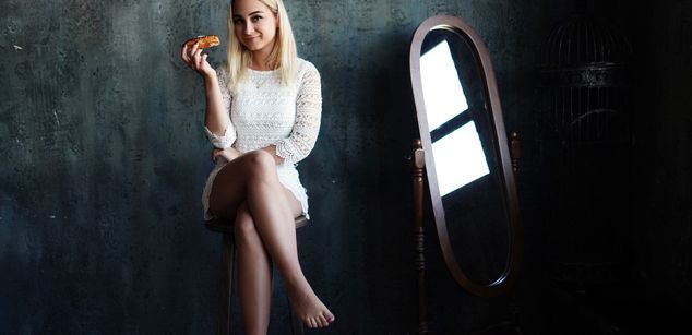 Model - AppleBrandy heels