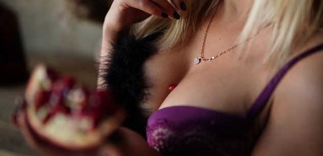 Model - AppleBrandy heels