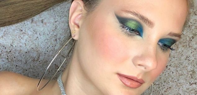 Model - MaroonMandy teen