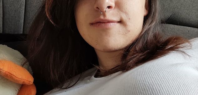 Model - Dani hairyarmpits