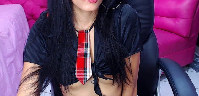 Model - Megan Honny petite