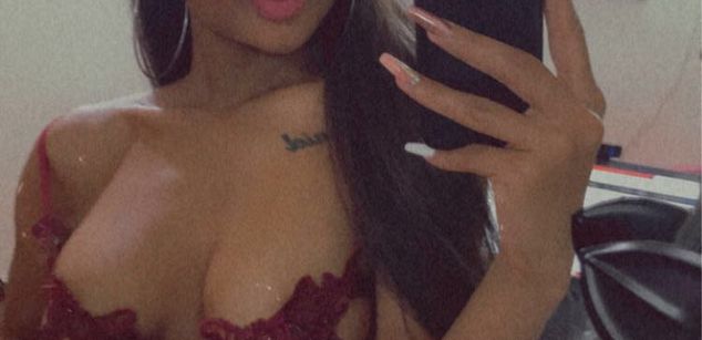 Model - SammyXXX stockings