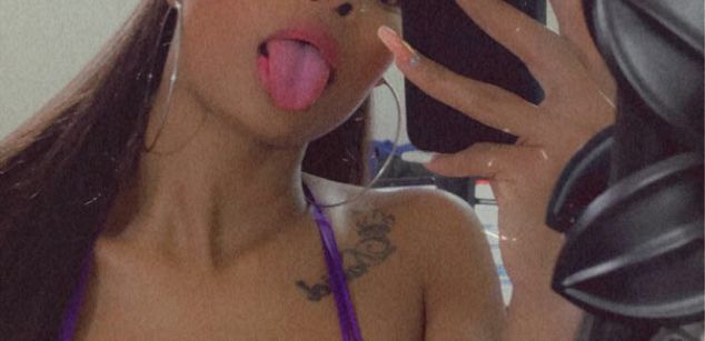 Model - SammyXXX stockings